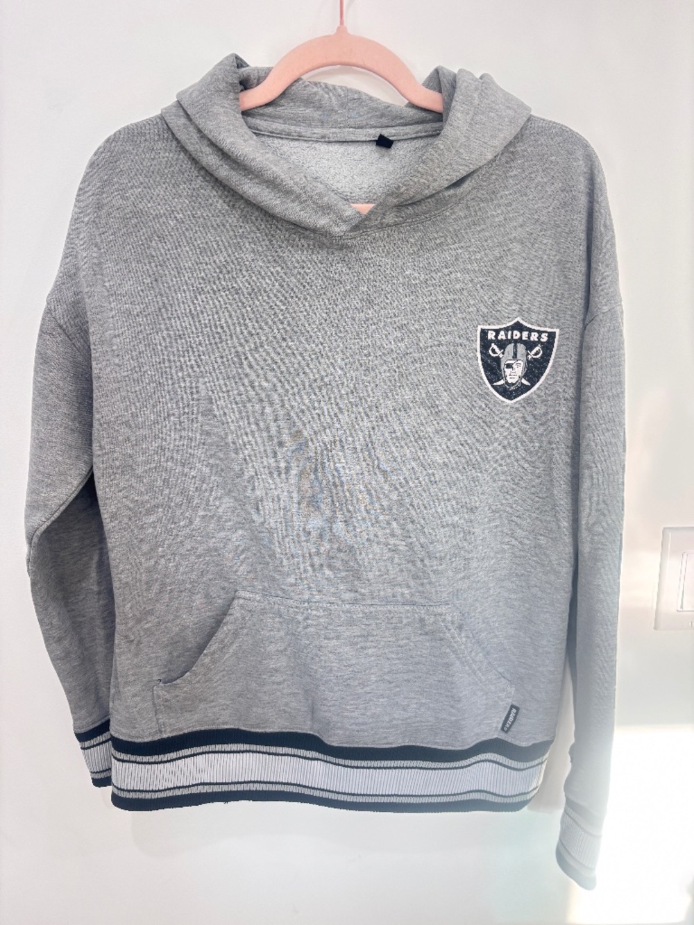Las Vegas Raiders NFL Gray Pullover Hoodie Logo Graphic Striped Hem S